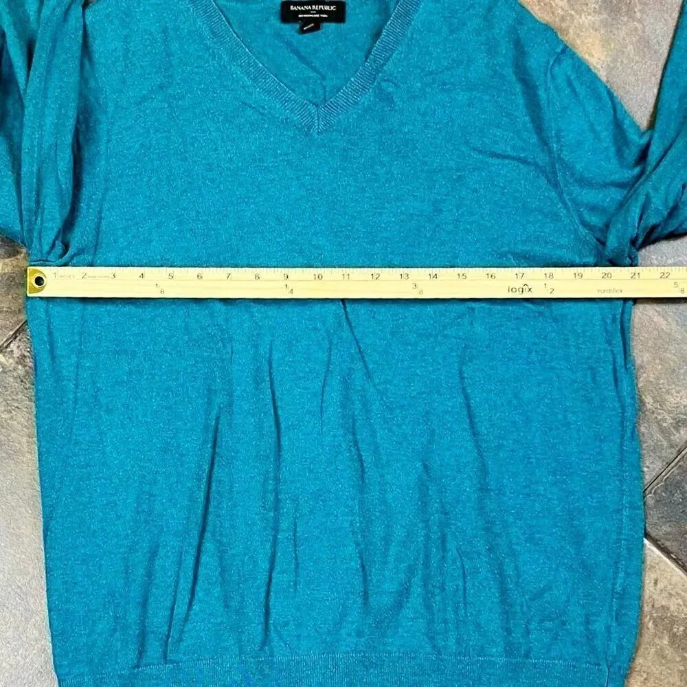 Banana Republic Premium Luxe Yarn Men’s Turquoise V-Neck Sweater L